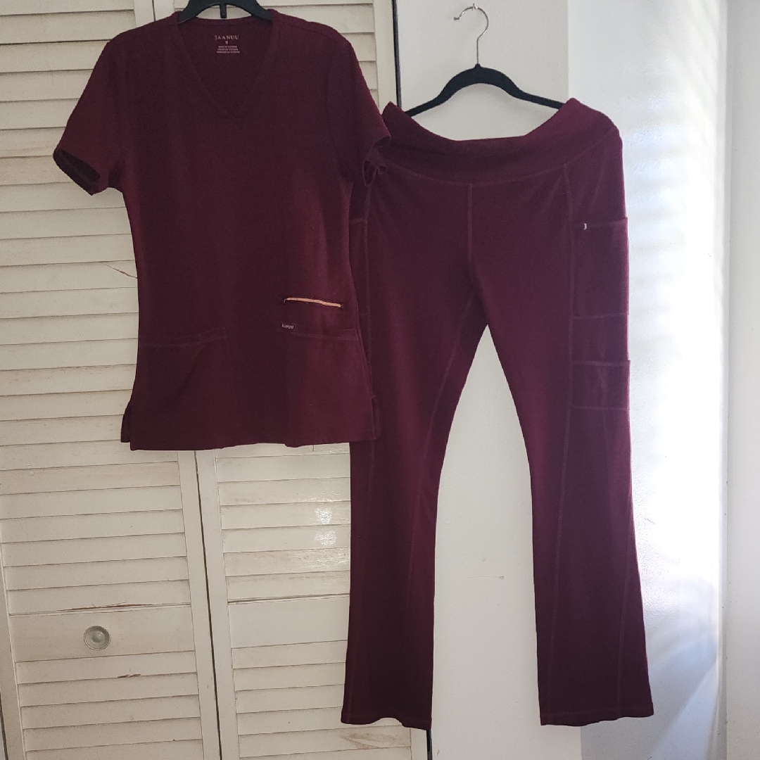 Women's Burgundy Jaanuu Pants & Top Scrubs Set In Small